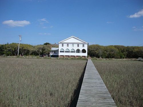 The Pelican Inn Полис-Айленд Экстерьер фото